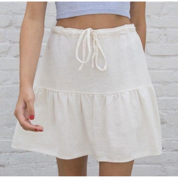 Brandy Melville Kenzo Linen Blend Ruffle Pull On Mini Skirt Size Small Cream - Picture 2 of 10